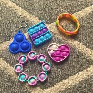Mini pop it’s, and pop it bracelets!